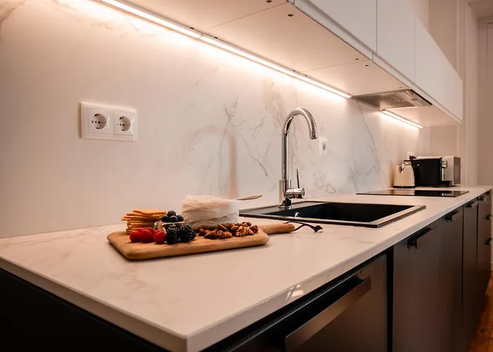 Designer Loft With Balcony In Historic Baixa Διαμέρισμα