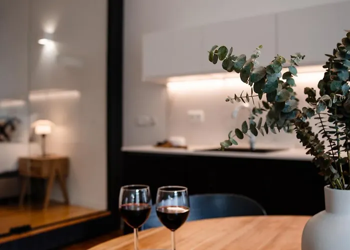 Designer Loft With Balcony In Historic Baixa *