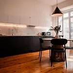 Lejlighed Designer Loft With Balcony In Historic Baixa Lisboa