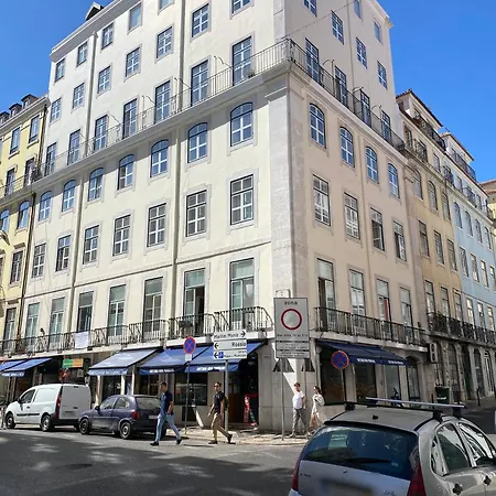 Designer Loft With Balcony In Historic Baixa Lisboa