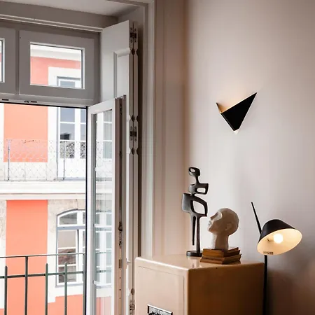 شقة Designer Loft With Balcony In Historic Baixa *